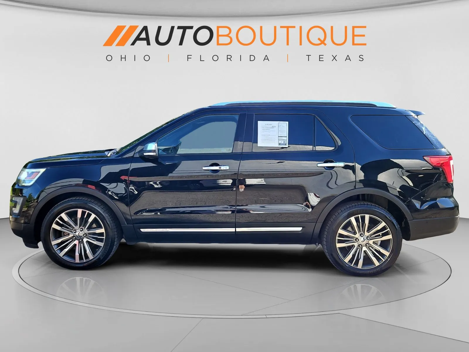 Ford Explorer photo 2