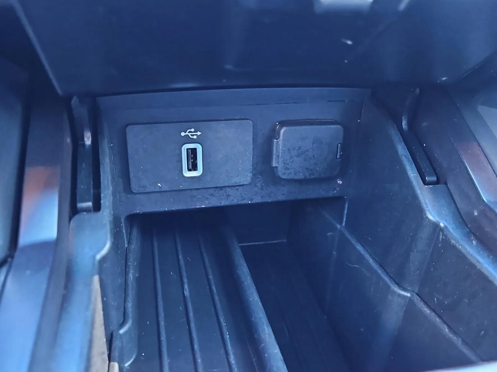 Ford Explorer photo 26