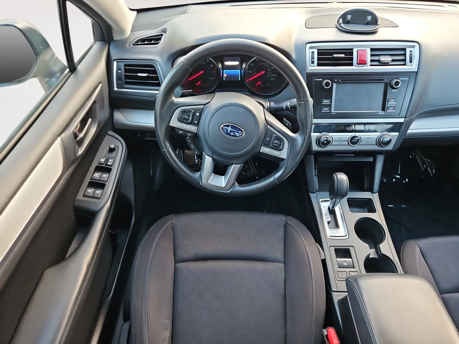 Subaru Legacy photo 10