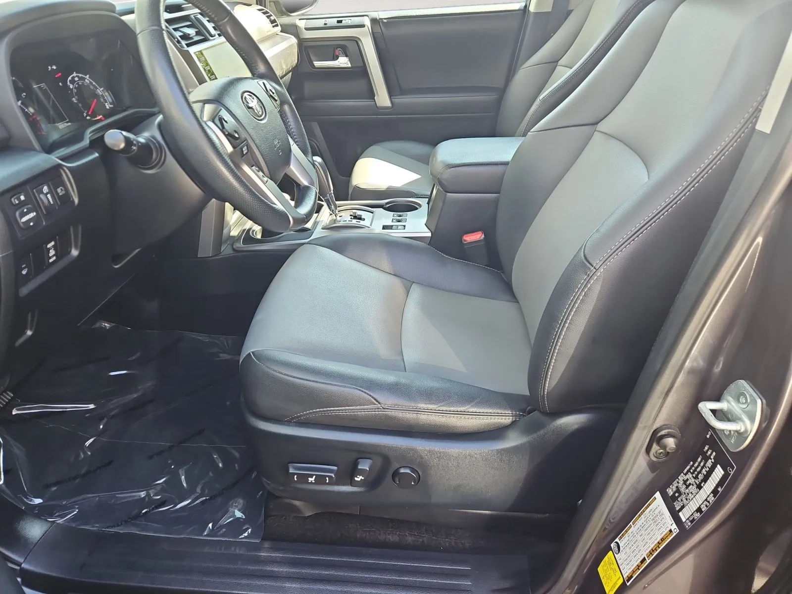 Toyota 4Runner photo 9