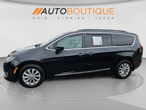 Photos of 2017 Chrysler Pacifica Touring-L for sale in Columbus, OH at Auto Boutique Ohio