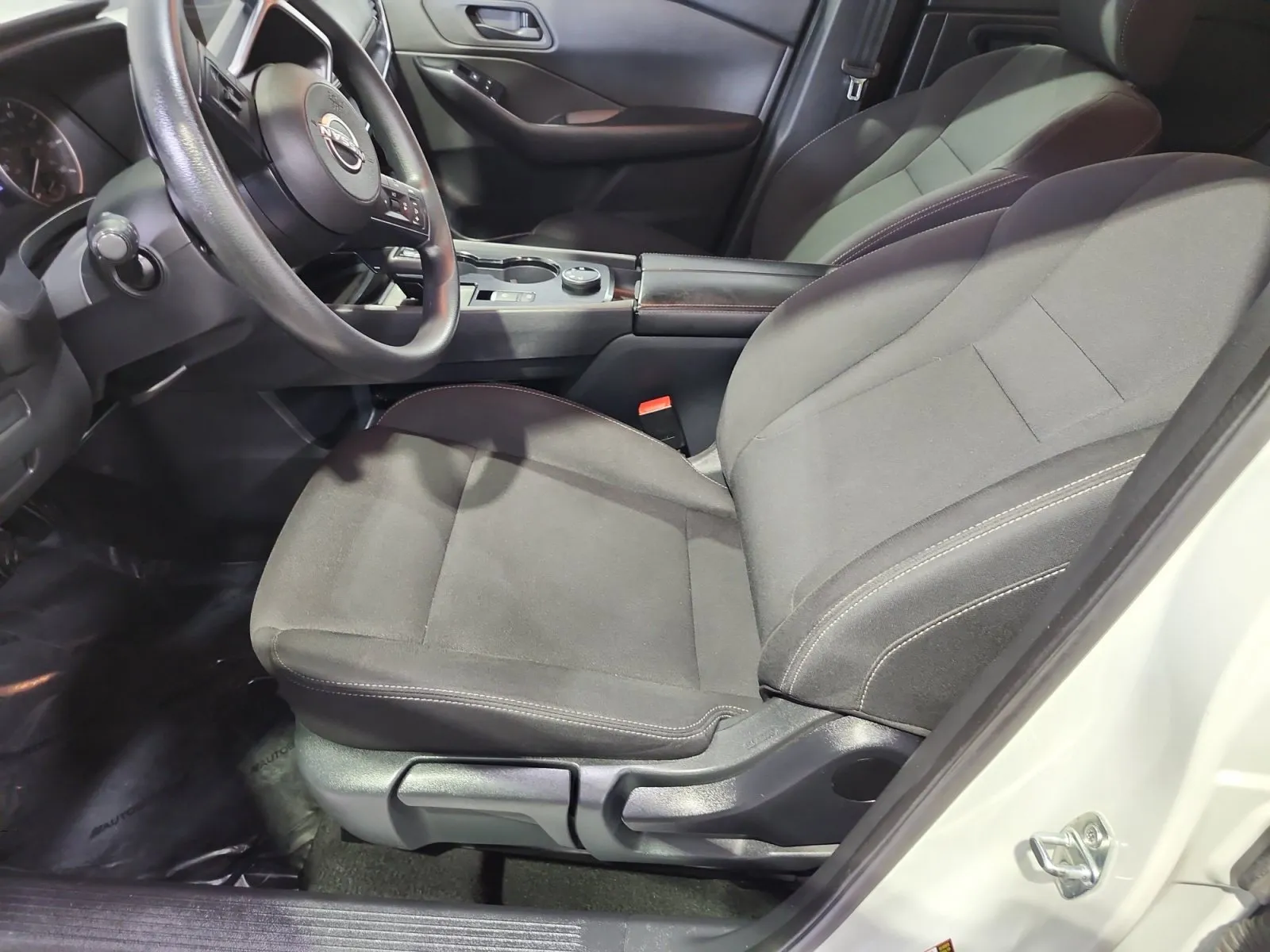 Nissan Rogue photo 9