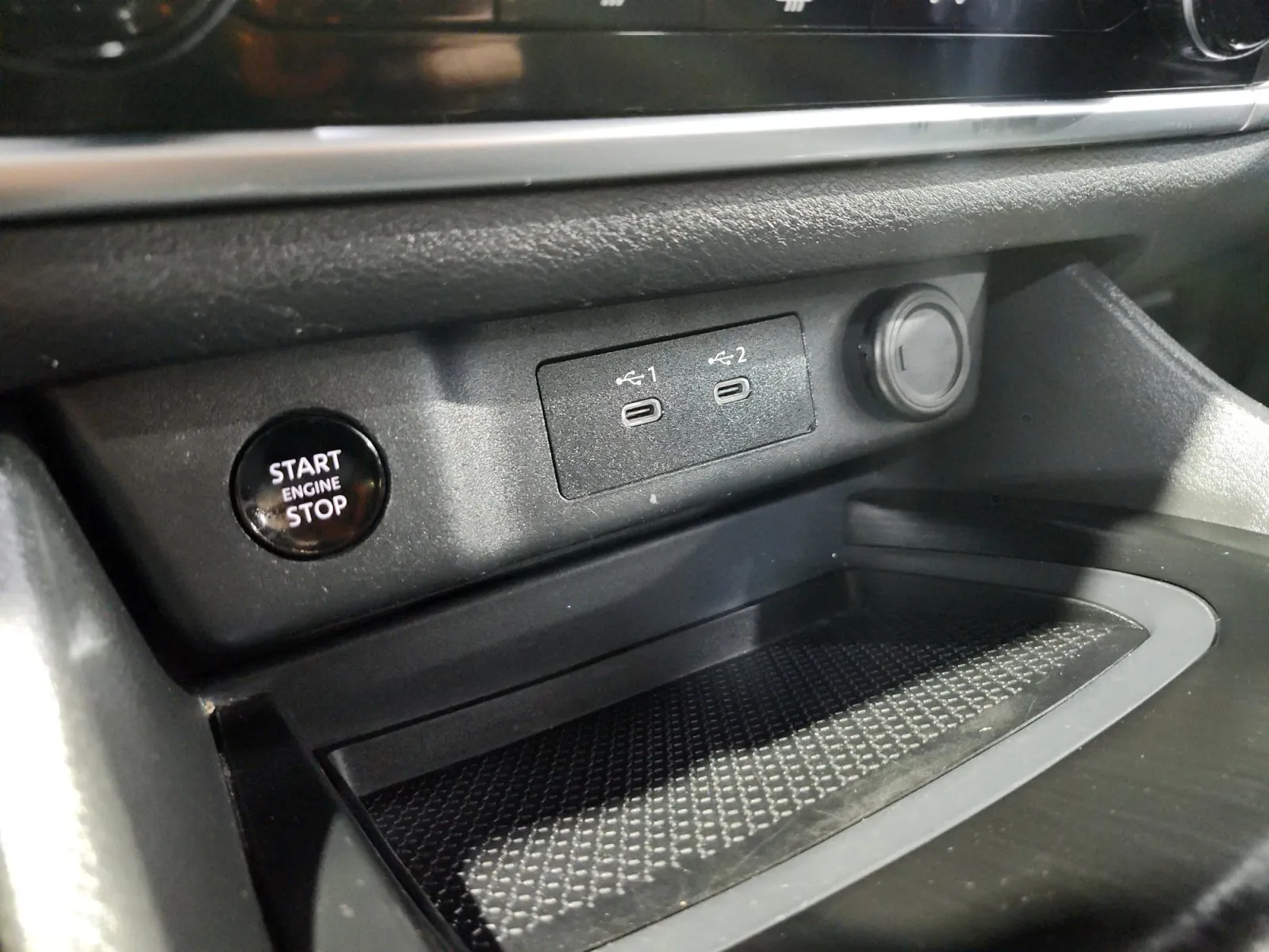 Nissan Rogue photo 18