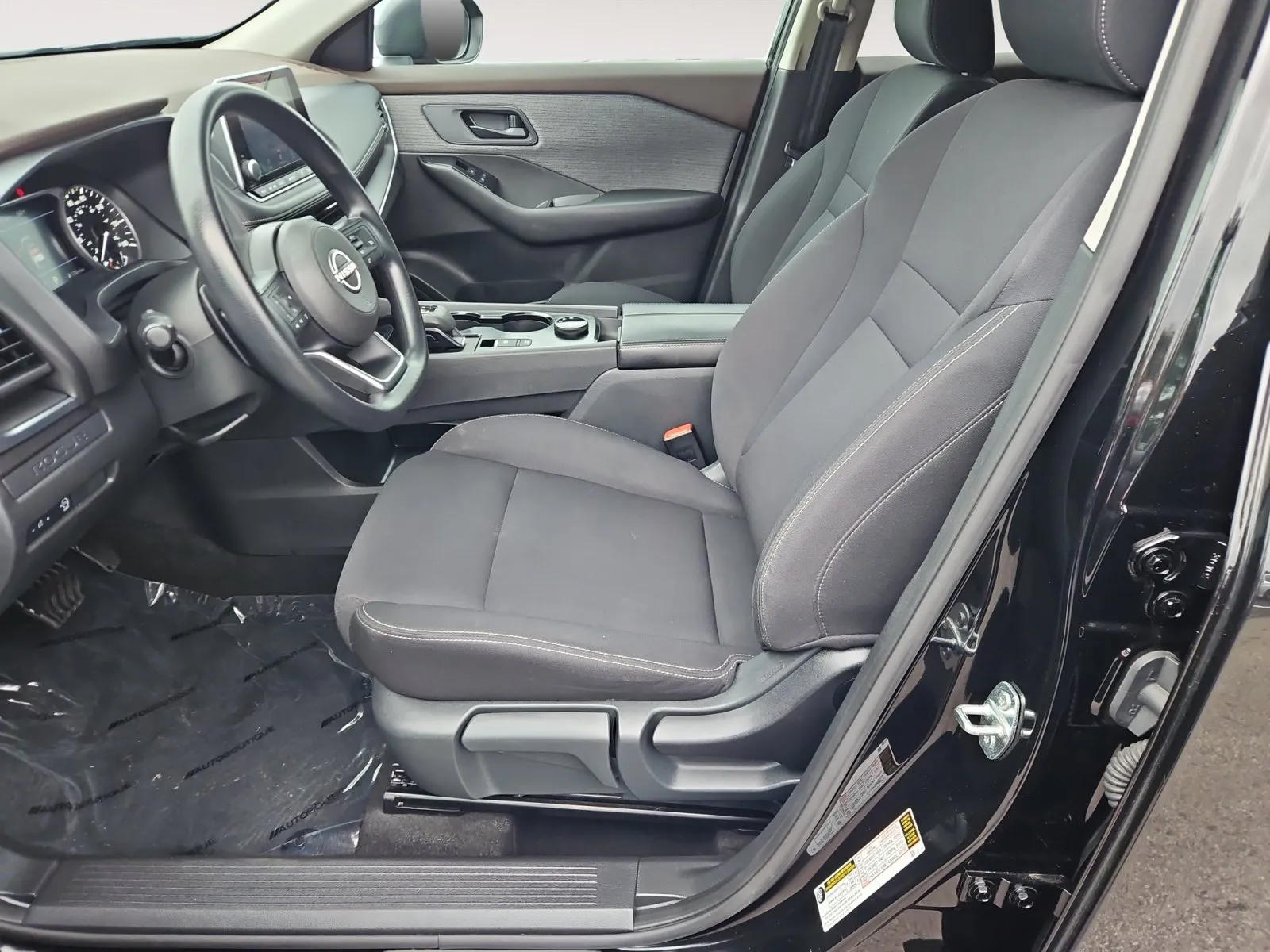 Nissan Rogue photo 9