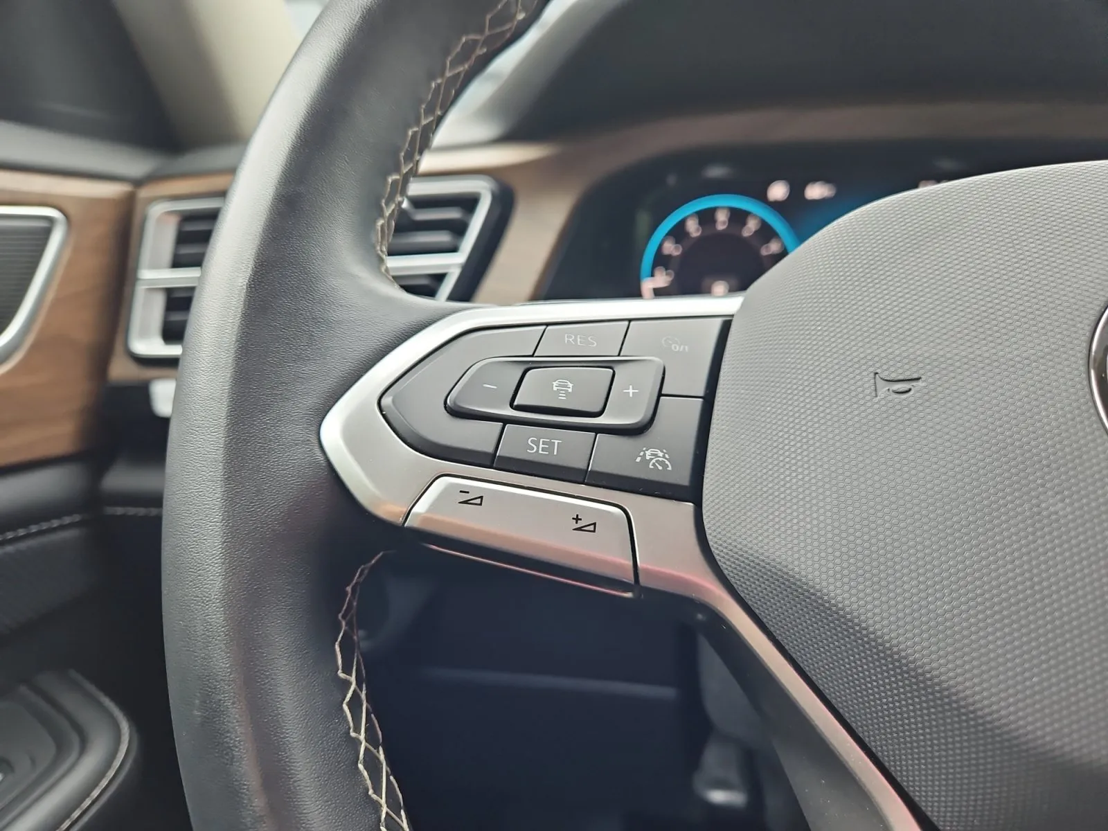 Volkswagen Atlas photo 25