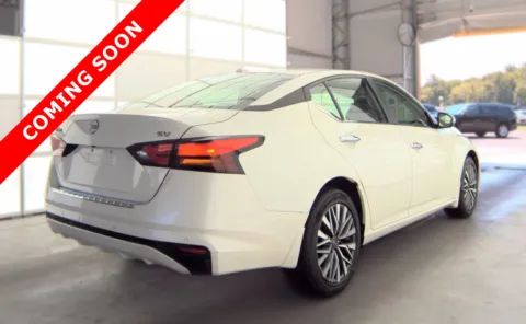 More photos of 2023 Nissan Altima 2.5 SV at Auto Boutique Ohio, OH