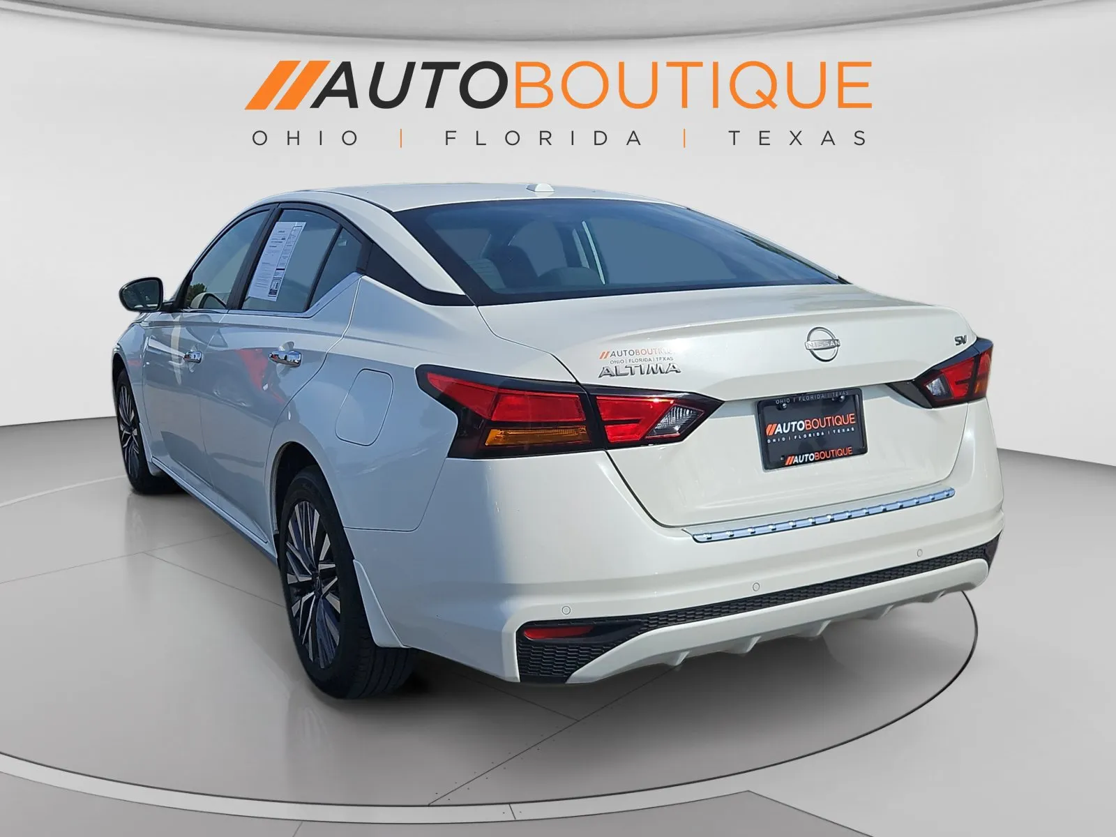 Nissan Altima photo 3