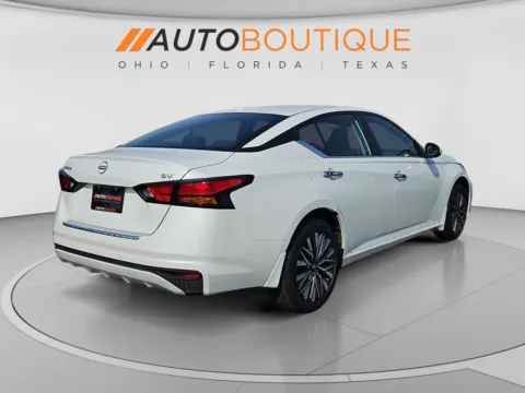 More photos of 2023 Nissan Altima 2.5 SV at Auto Boutique Ohio, OH