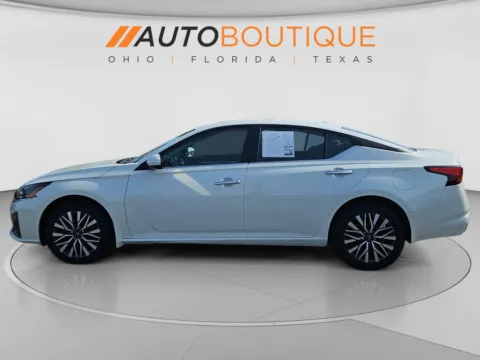 Photos of 2023 Nissan Altima 2.5 SV for sale in Columbus, OH at Auto Boutique Ohio