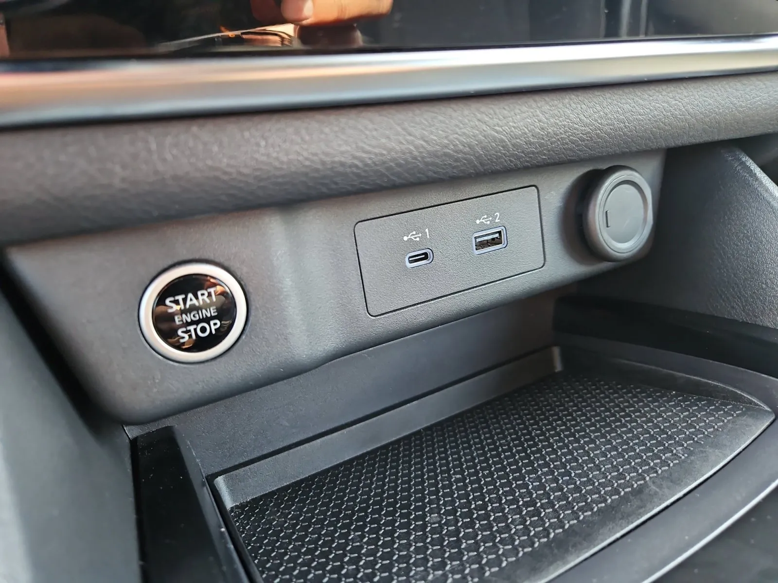 Nissan Rogue photo 18