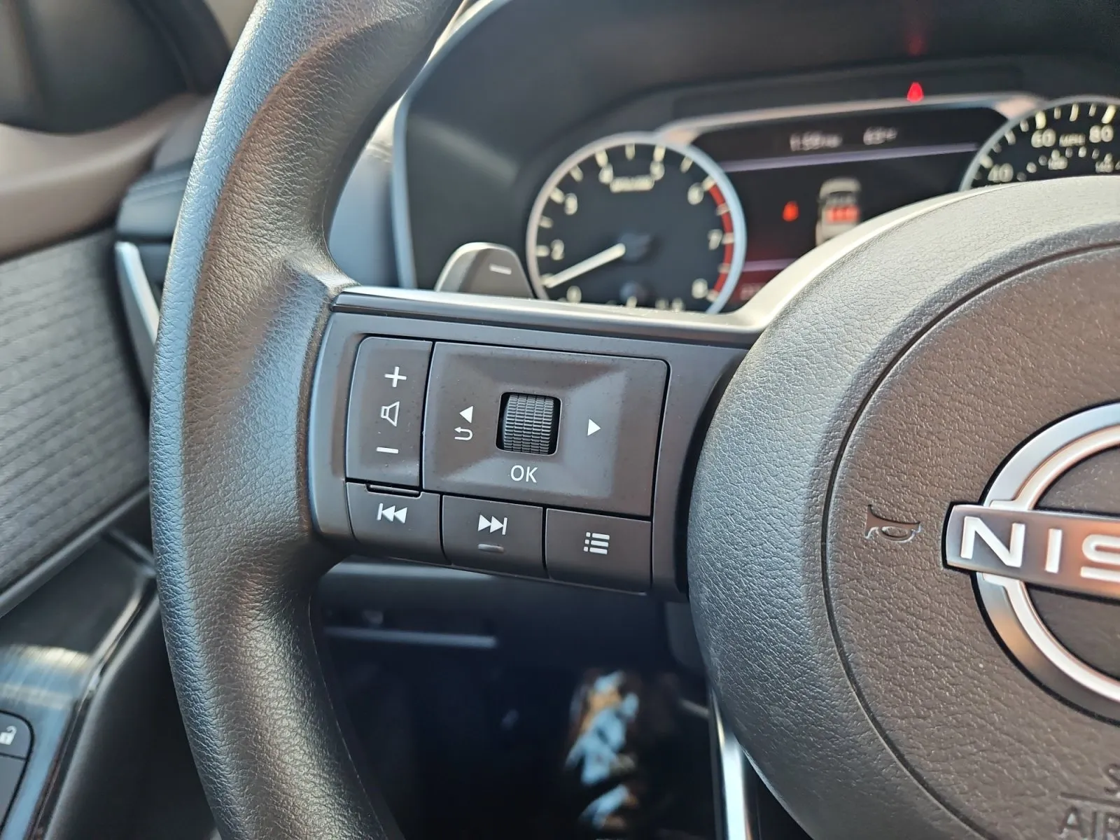 Nissan Rogue photo 23