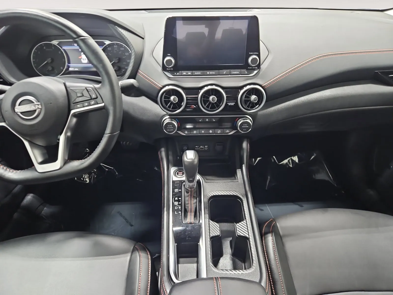 Nissan Sentra photo 9
