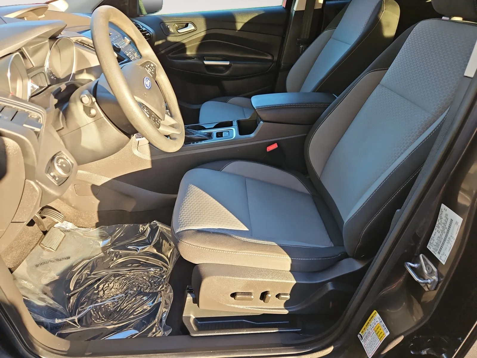 Ford Escape photo 8