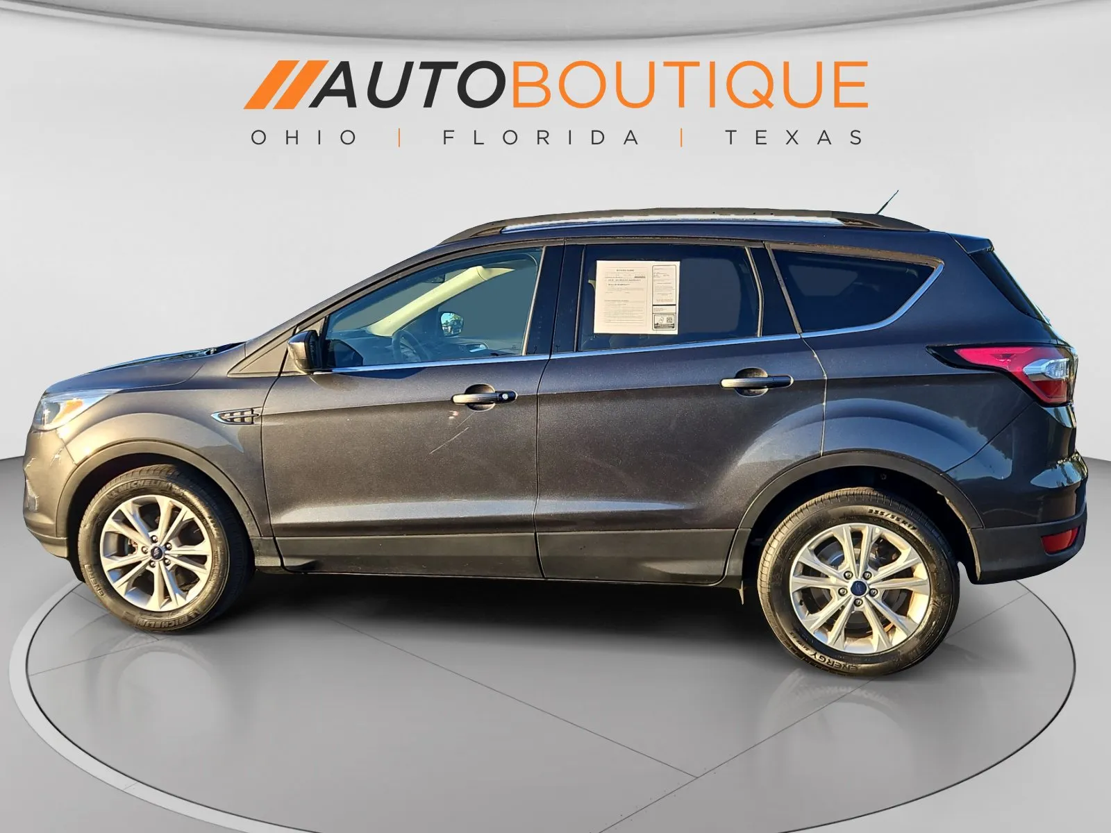 Ford Escape photo 2