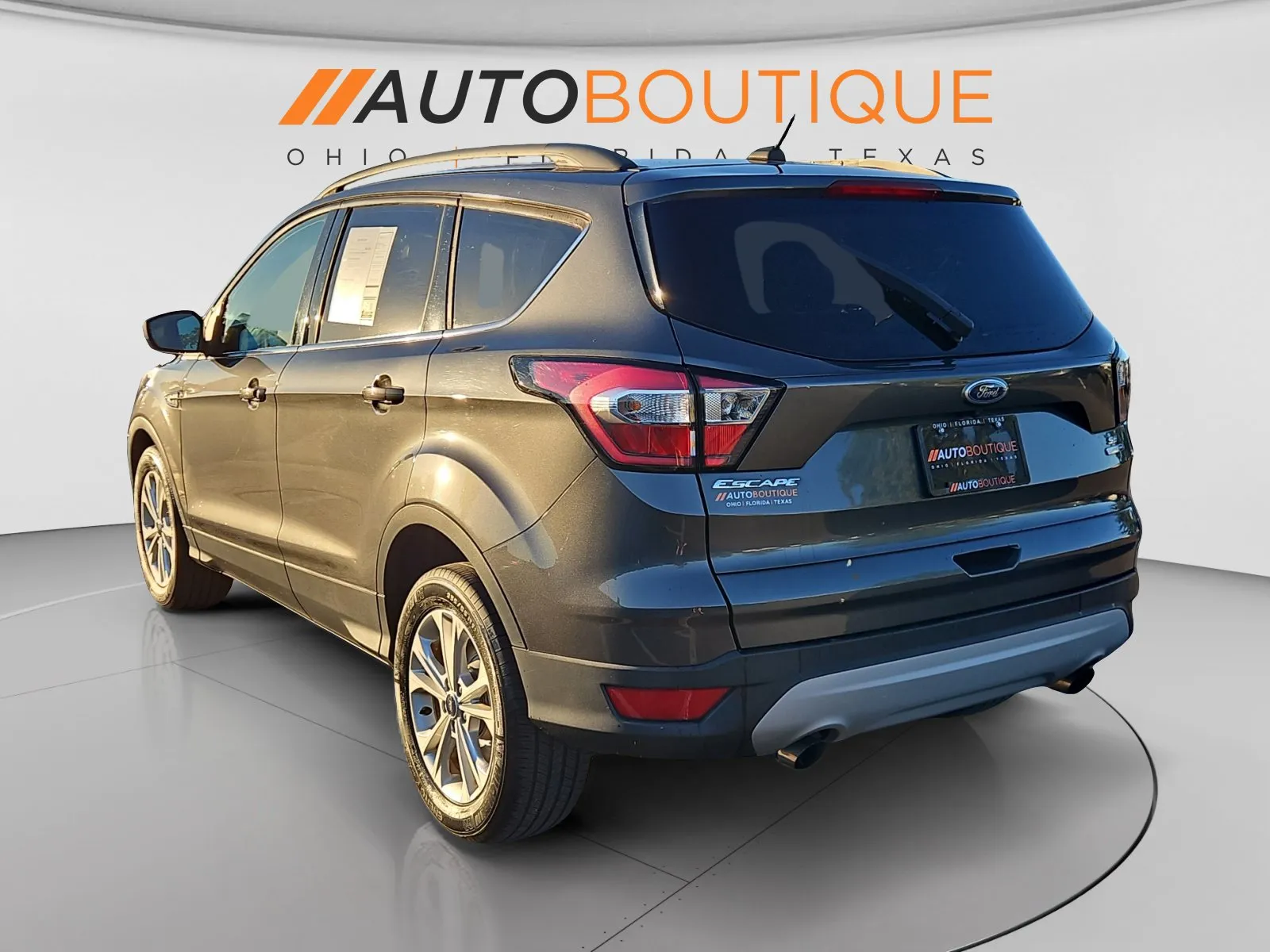 Ford Escape photo 3