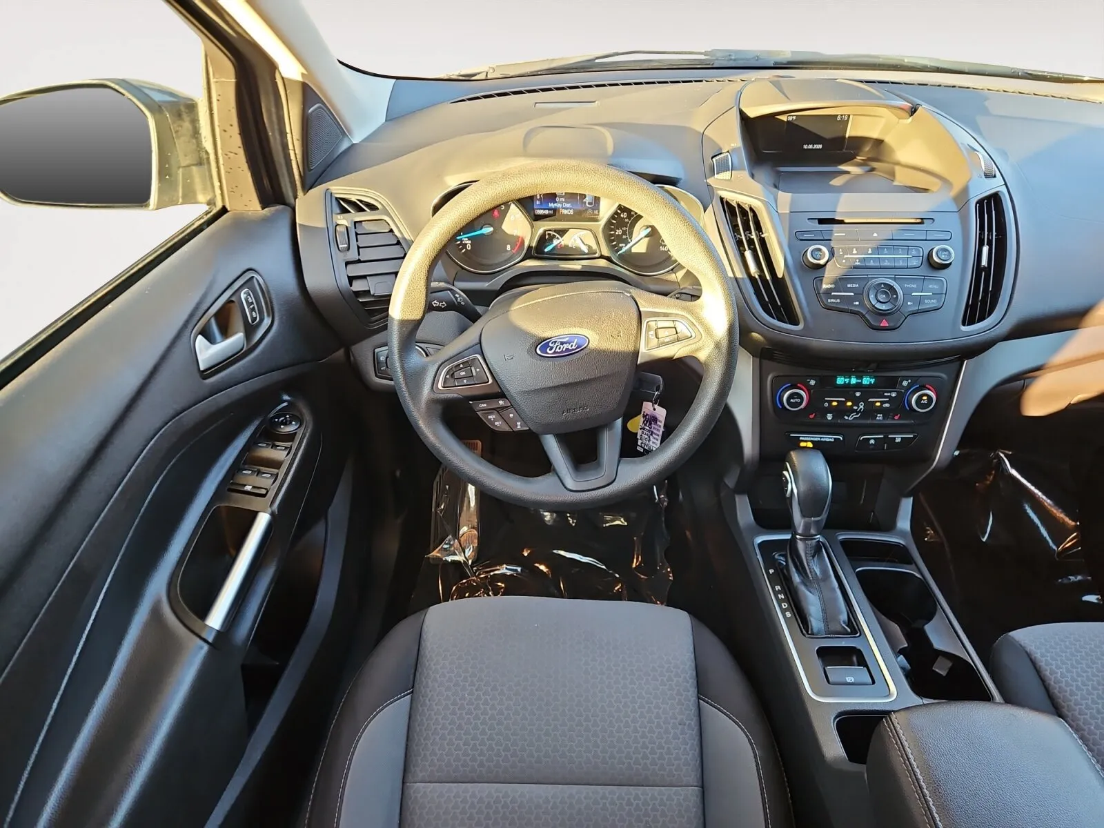 Ford Escape photo 9
