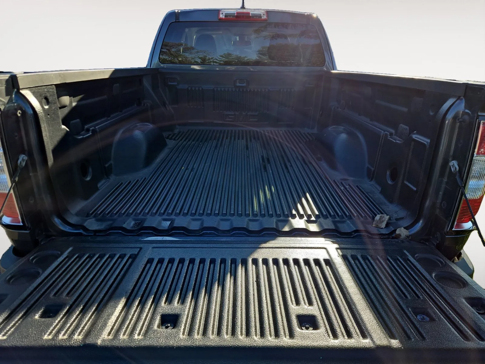GMC Canyon photo 15