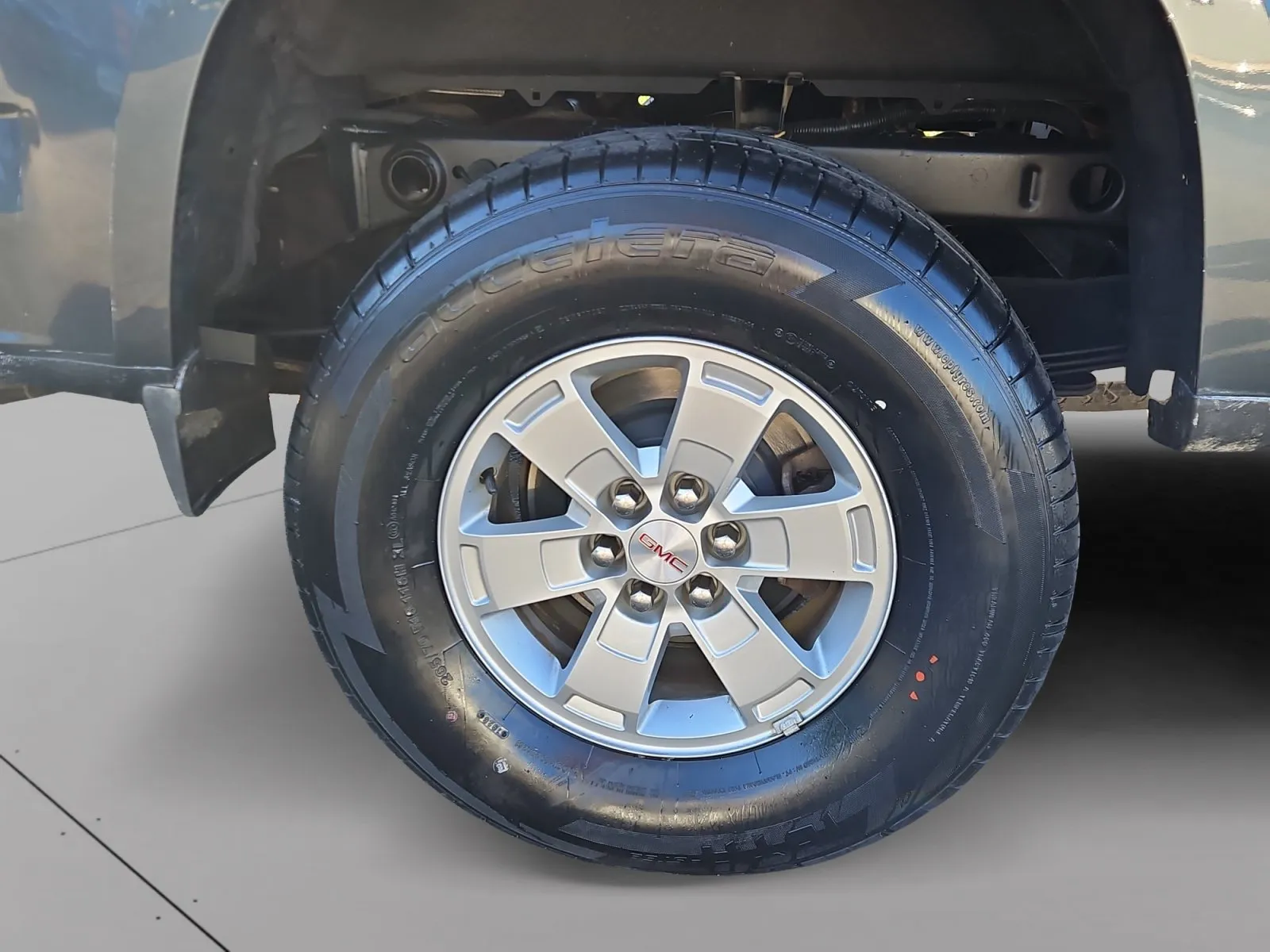 GMC Canyon photo 14