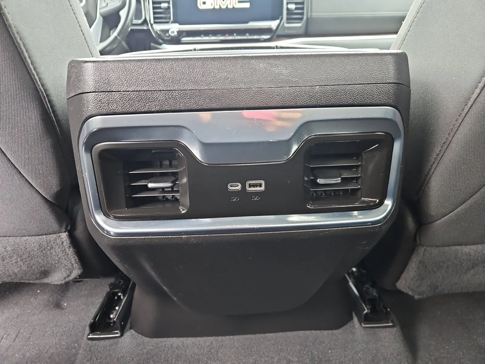 GMC Sierra photo 13
