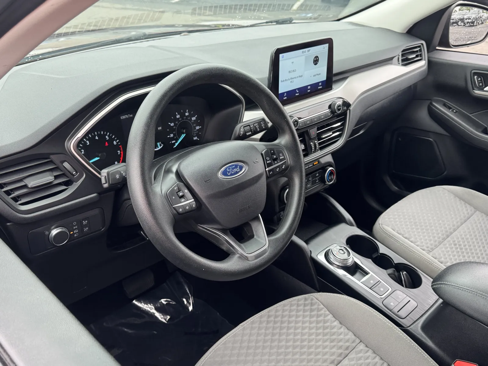 Ford Escape photo 7