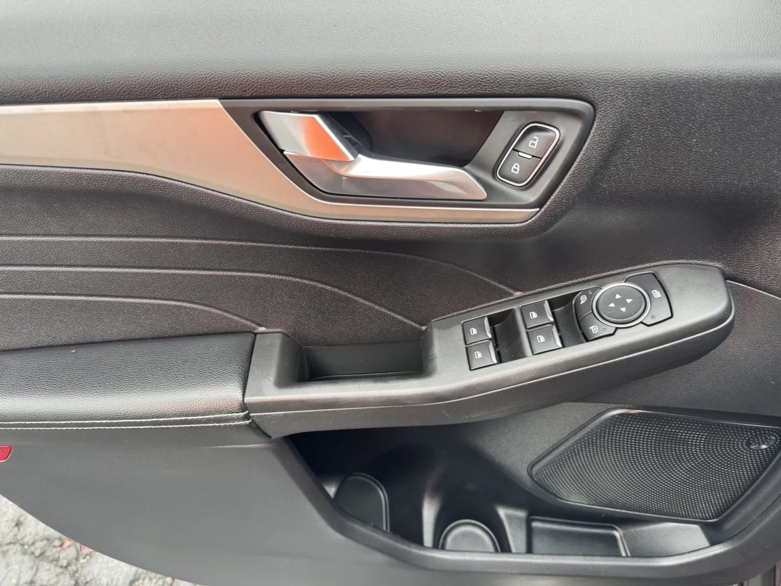 Ford Escape photo 17