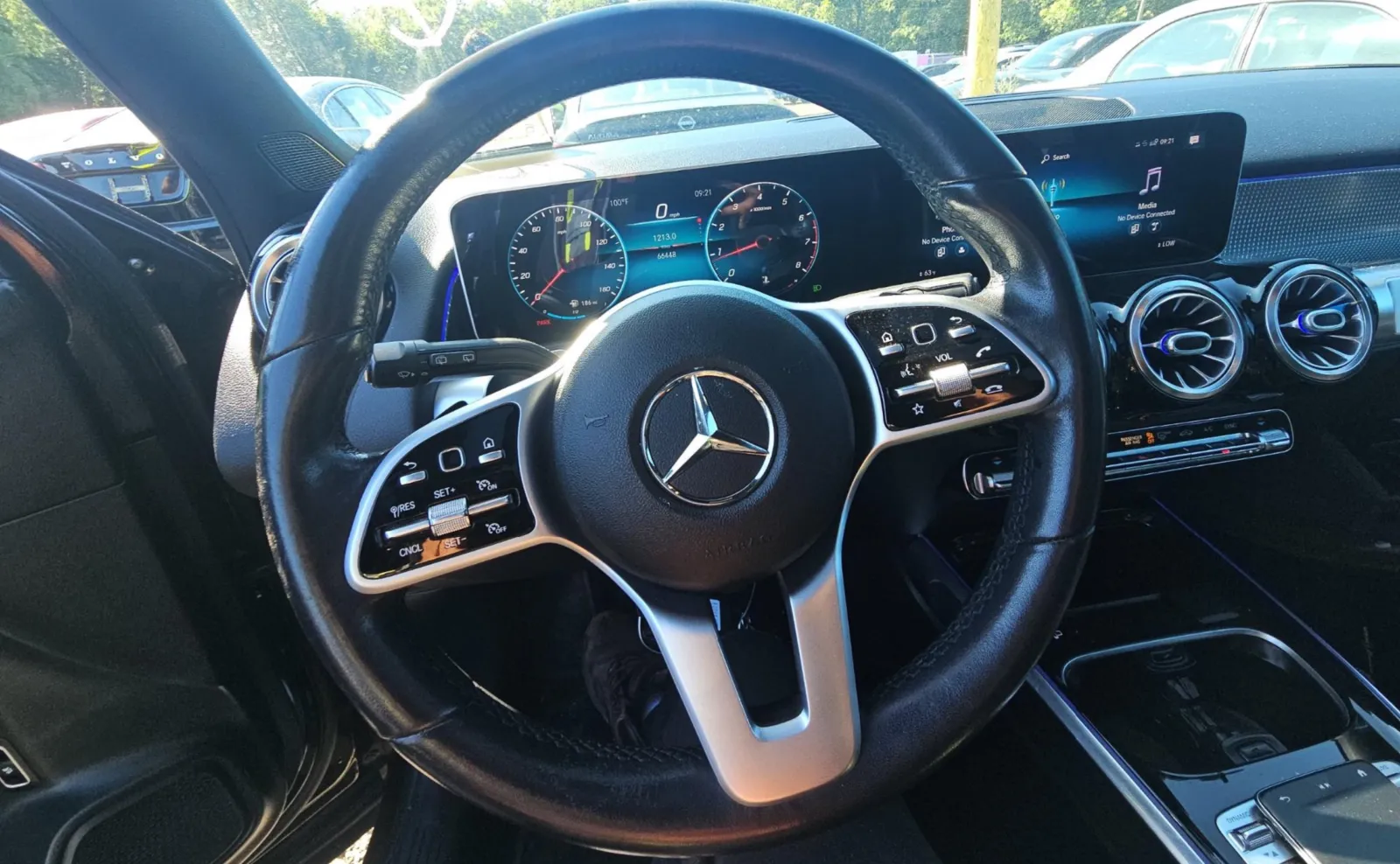 Mercedes-Benz GLB photo 6
