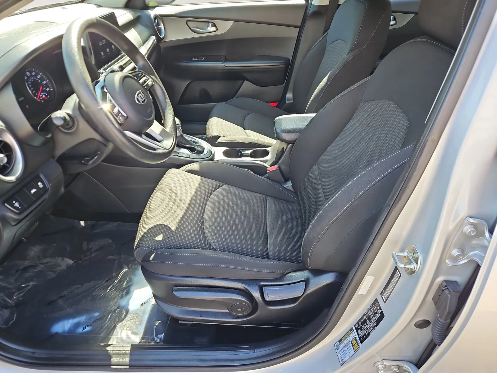 Kia Forte photo 9