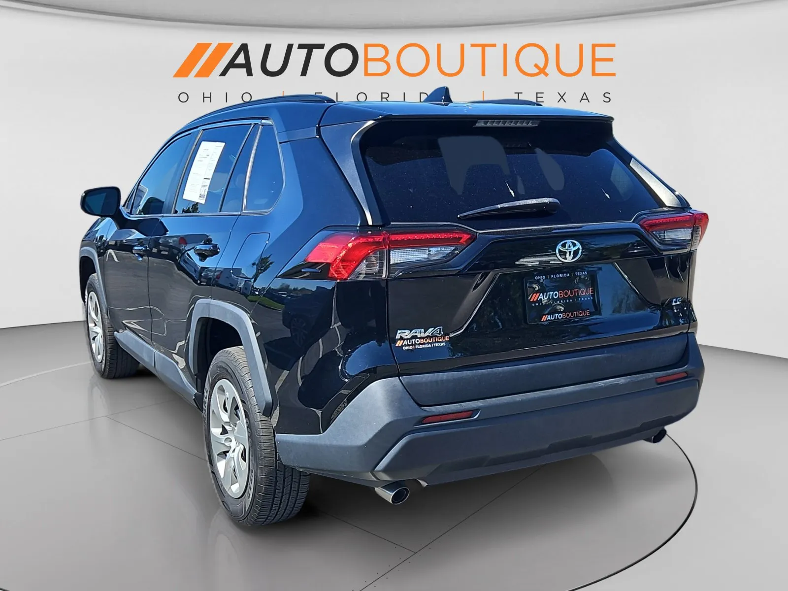 Toyota RAV4 photo 3