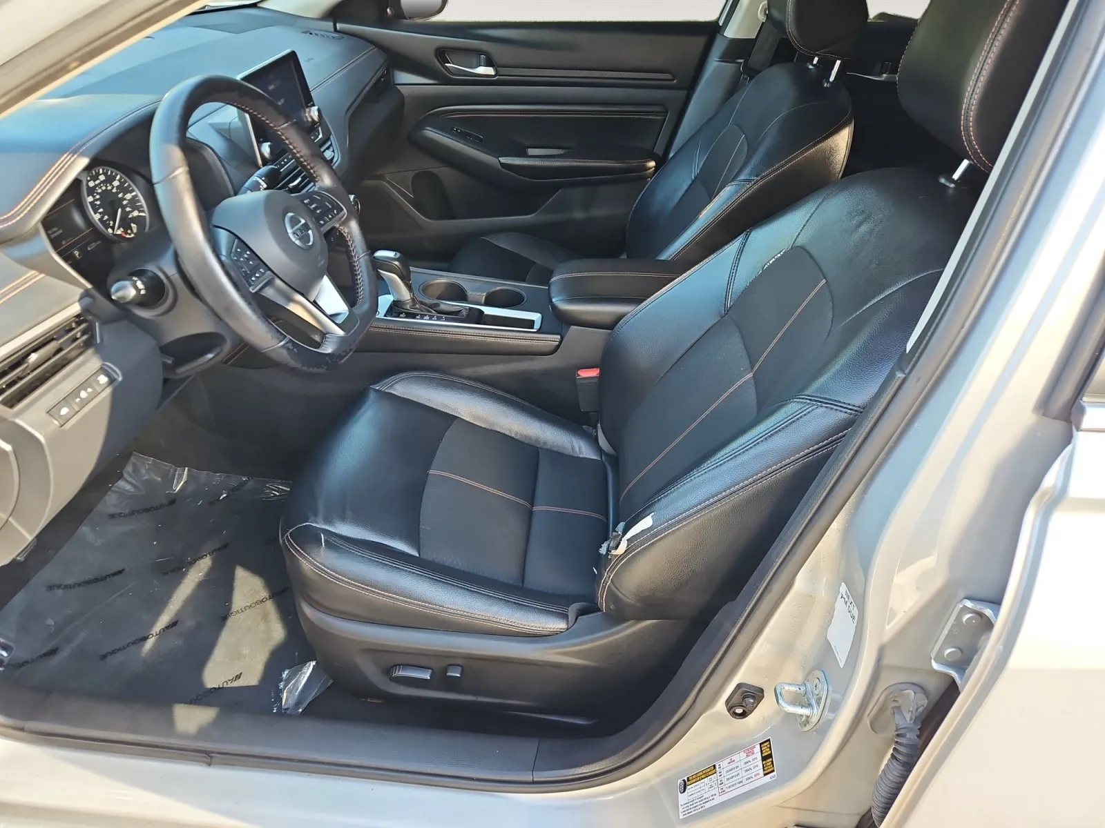 Nissan Altima photo 9