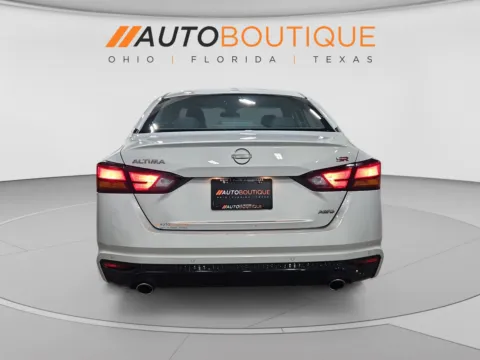 More photos of 2023 Nissan Altima 2.5 SR at Auto Boutique Ohio, OH