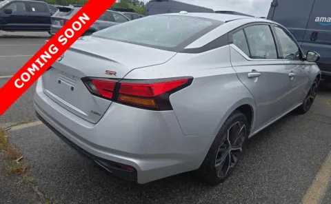 More photos of 2023 Nissan Altima 2.5 SR at Auto Boutique Ohio, OH