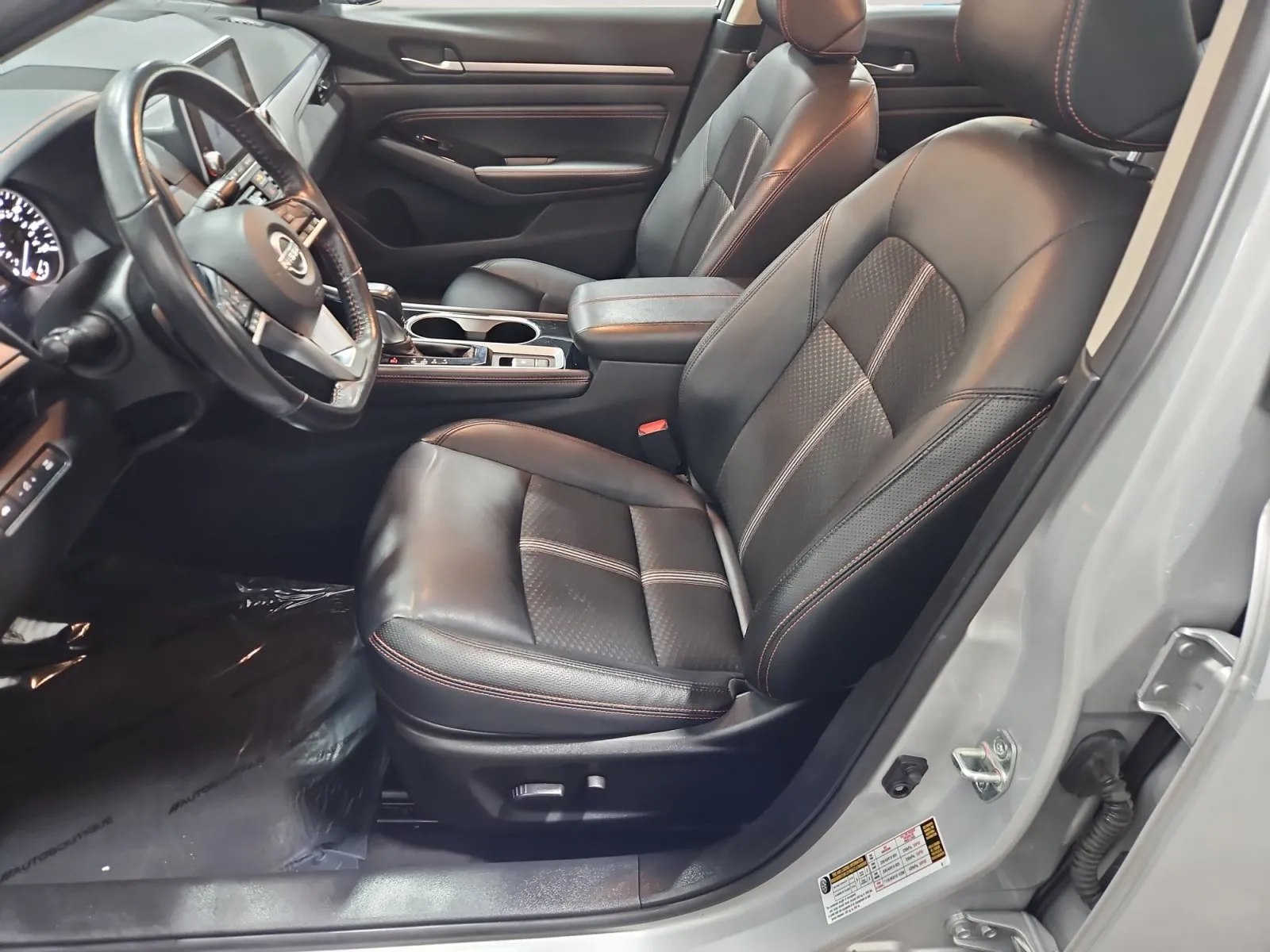 Nissan Altima photo 9