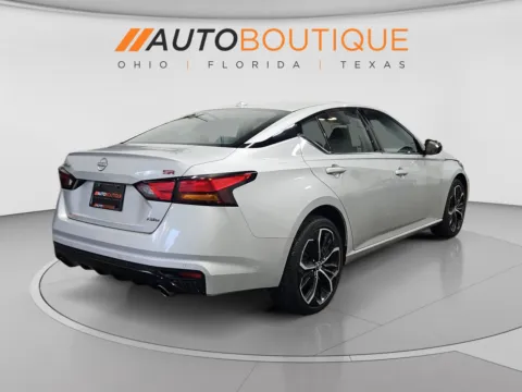 More photos of 2023 Nissan Altima 2.5 SR at Auto Boutique Ohio, OH