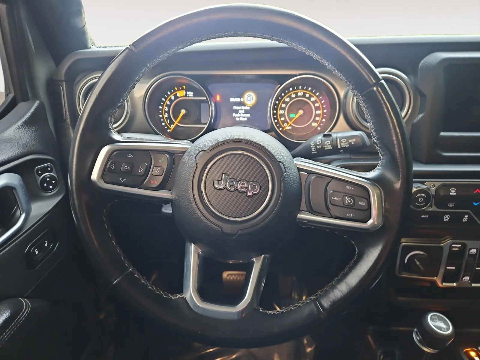 Jeep Wrangler photo 12