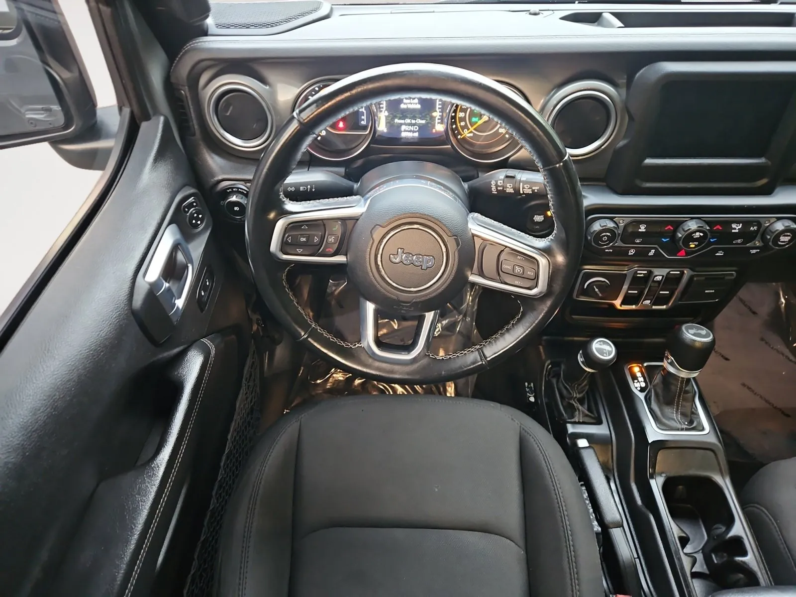 Jeep Wrangler photo 10