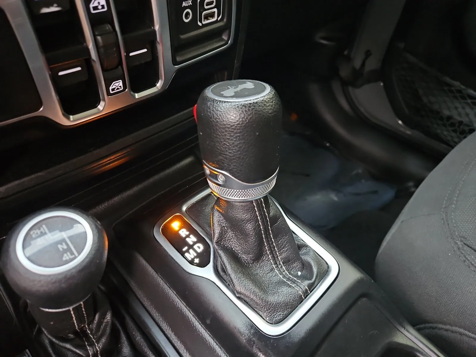 Jeep Wrangler photo 23