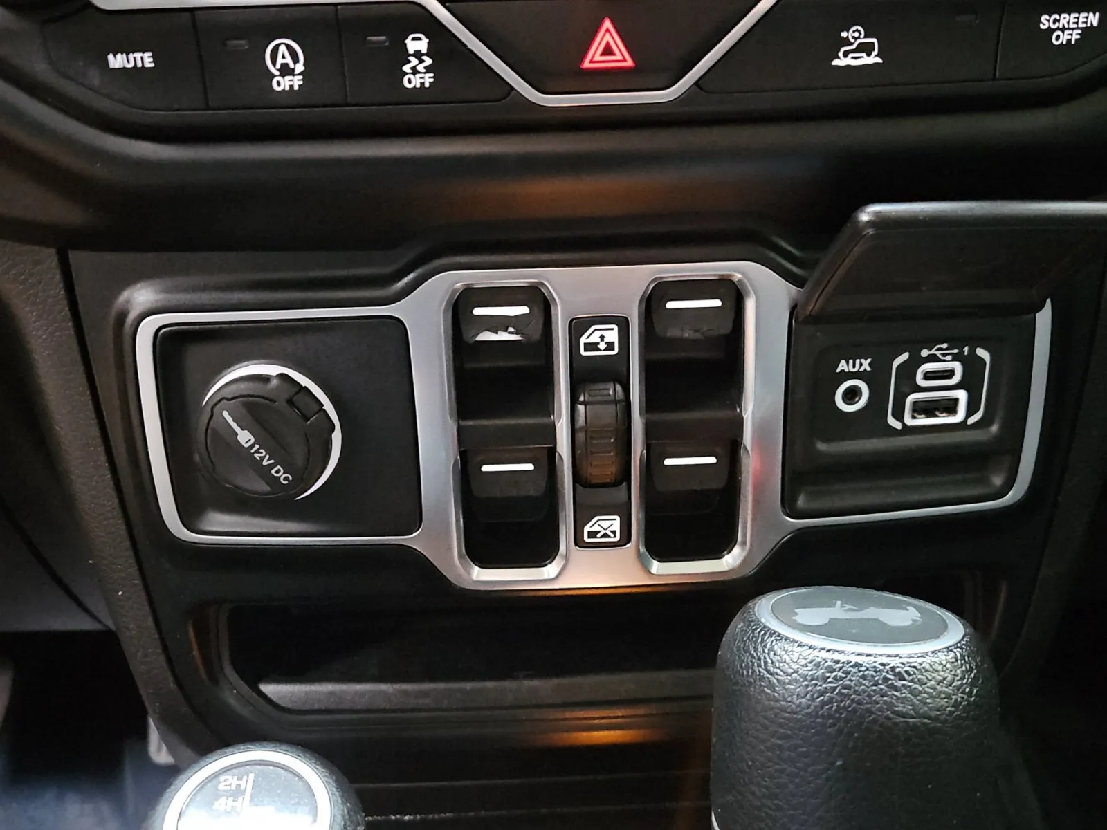 Jeep Wrangler photo 21