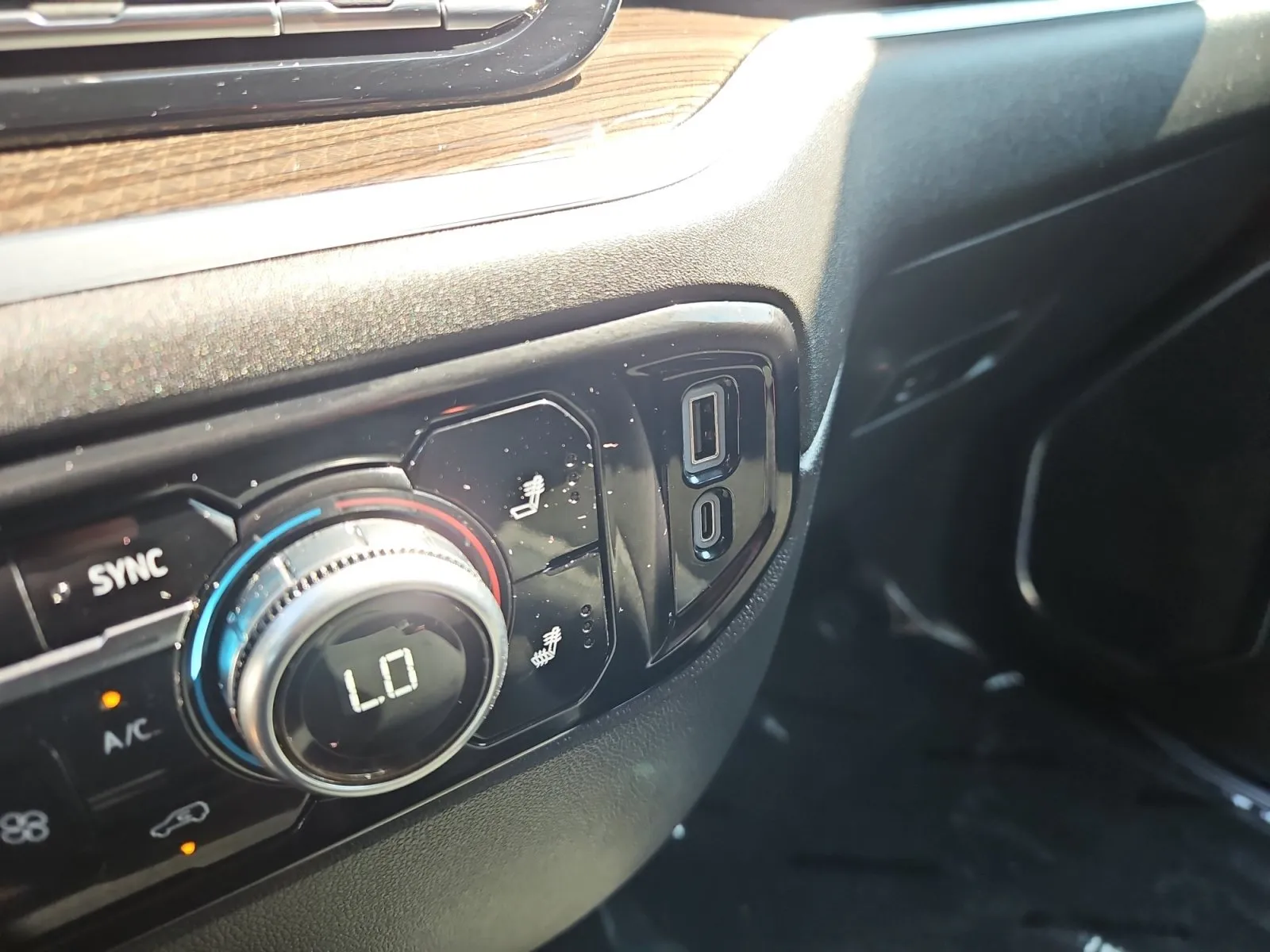 GMC Sierra photo 25
