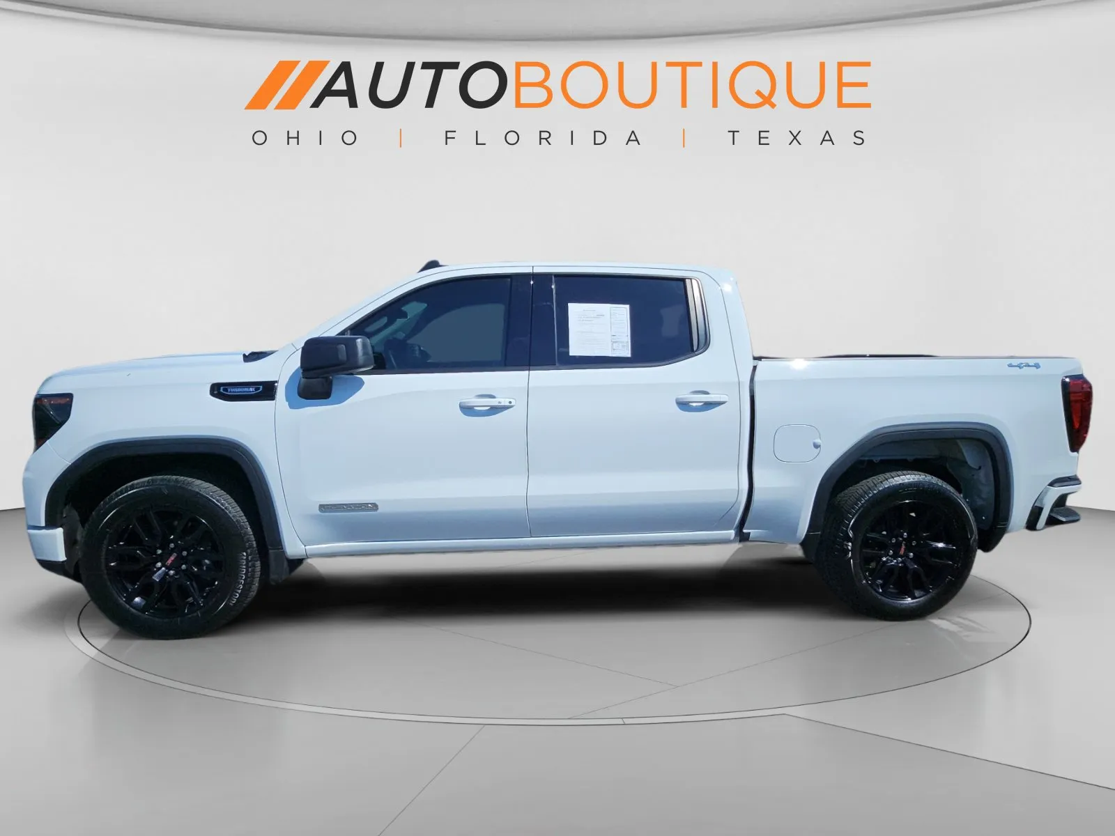GMC Sierra photo 2