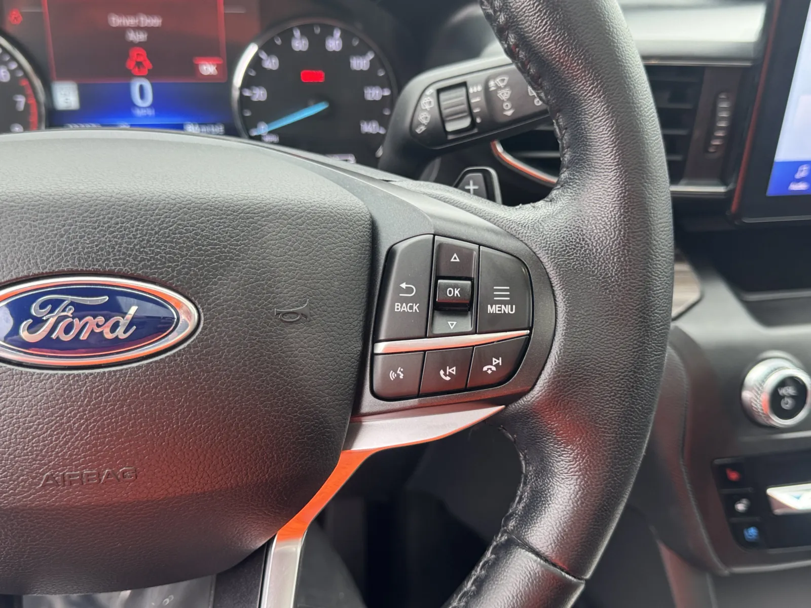 Ford Explorer photo 22