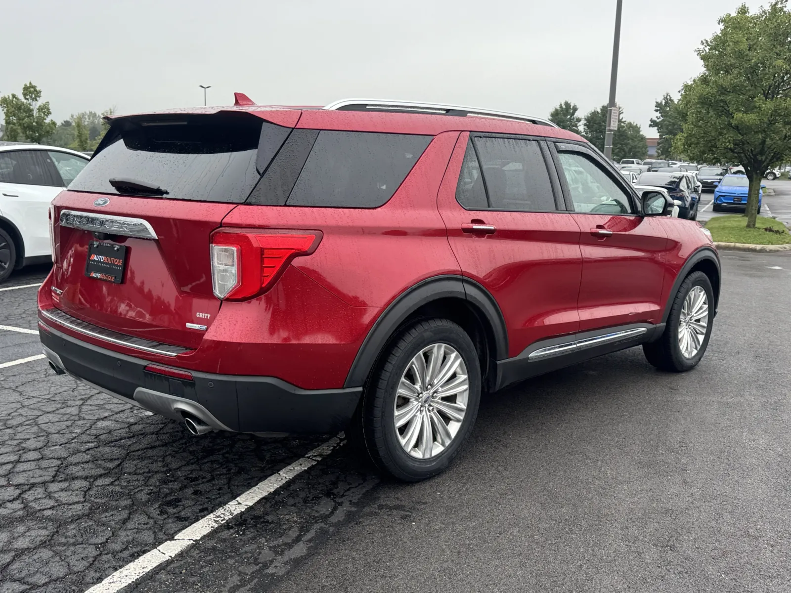 Ford Explorer photo 12
