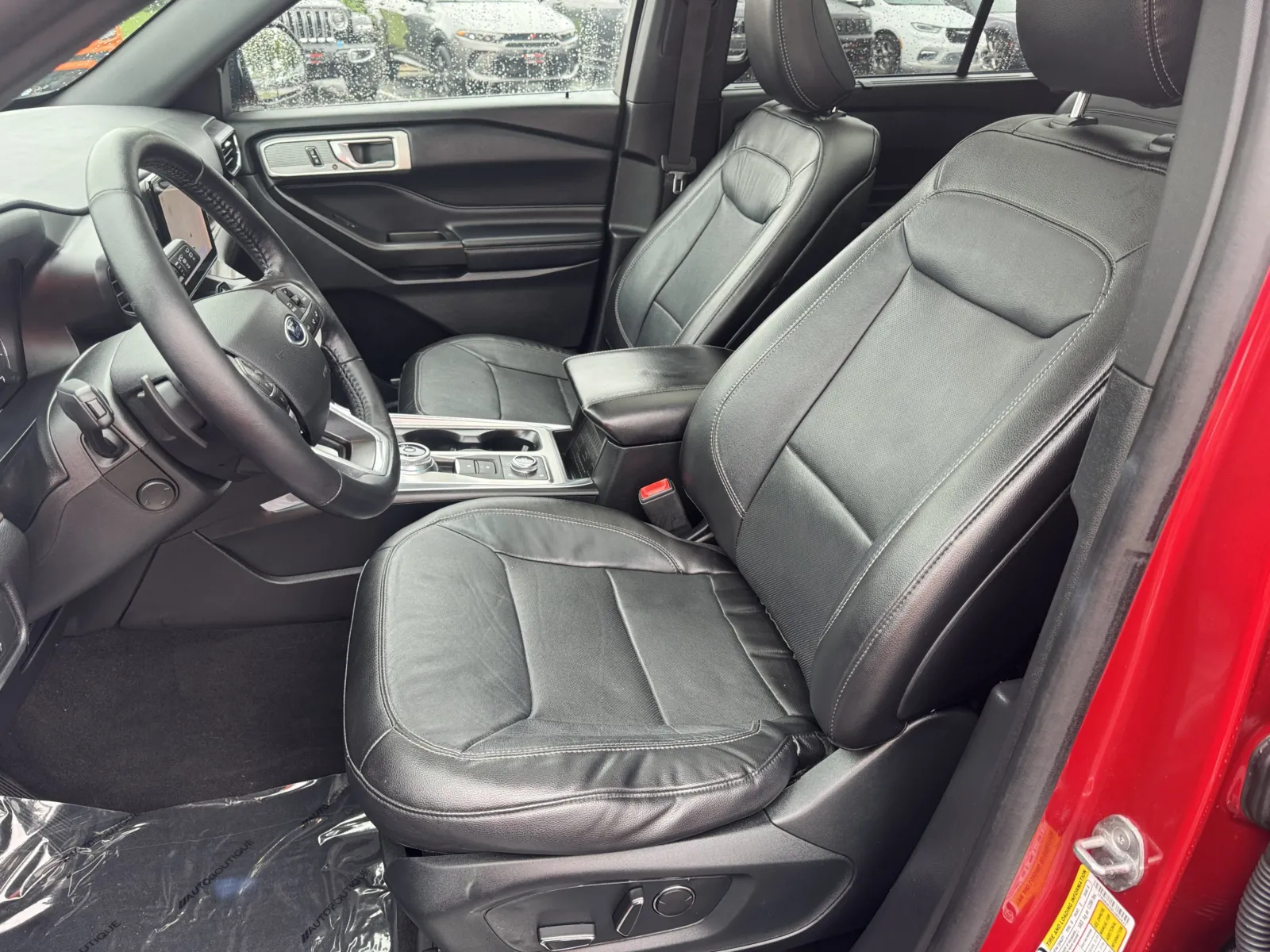 Ford Explorer photo 28