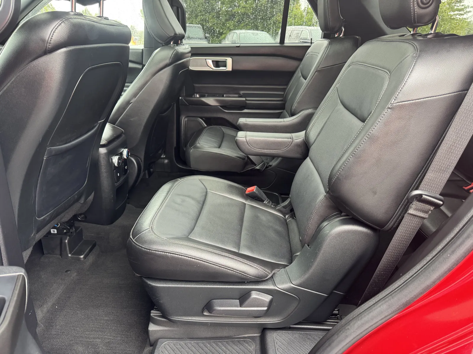 Ford Explorer photo 15