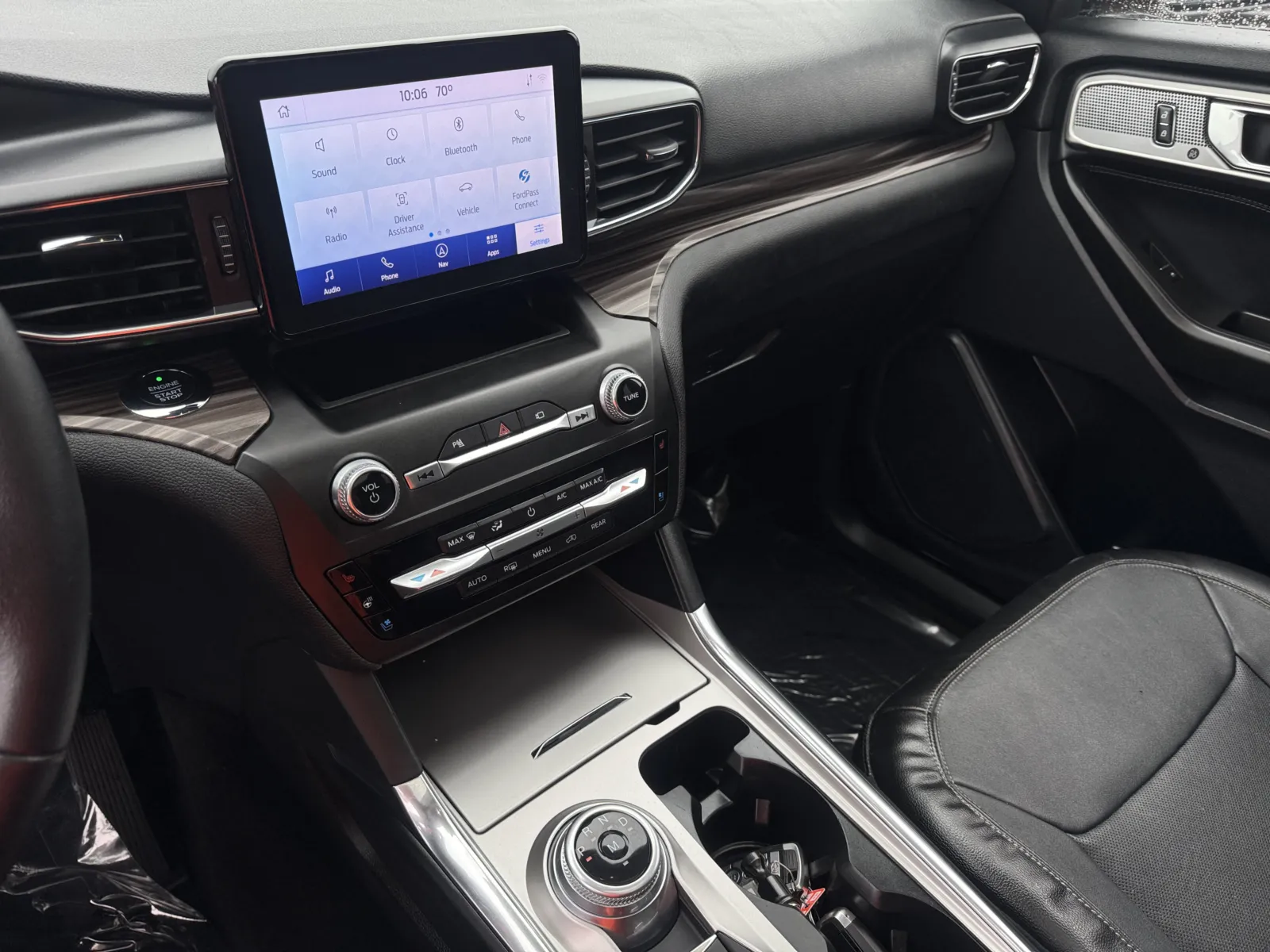 Ford Explorer photo 24