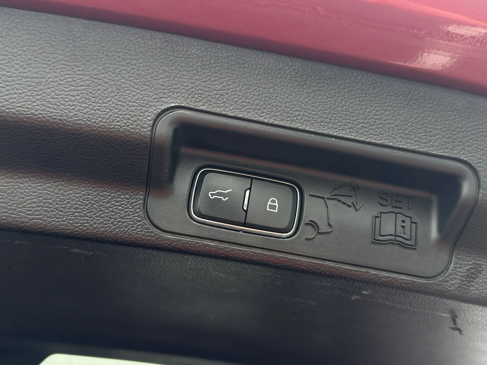 Ford Explorer photo 14