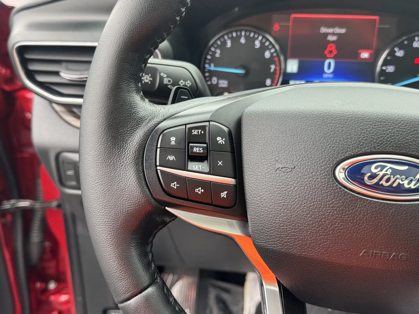 Ford Explorer photo 21