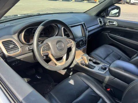 More photos of 2017 Jeep Grand Cherokee Limited at Auto Boutique Ohio, OH