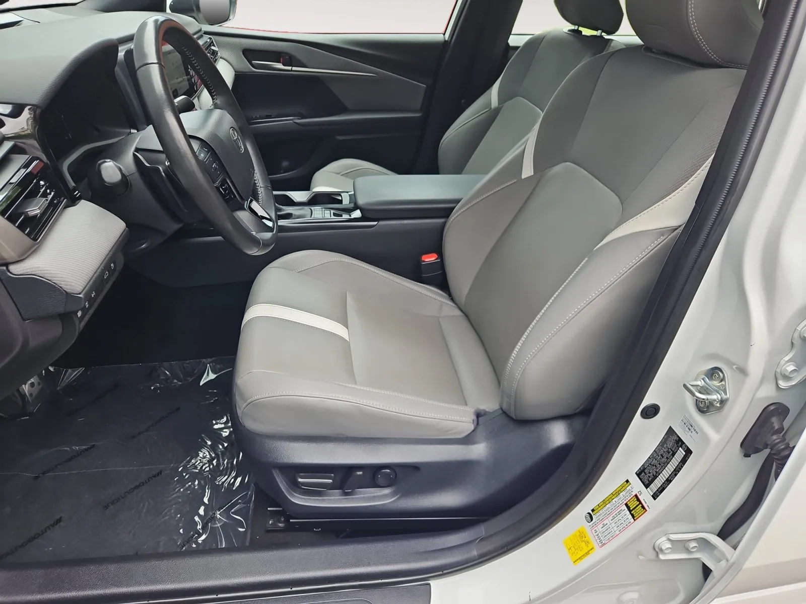 Toyota Camry photo 9