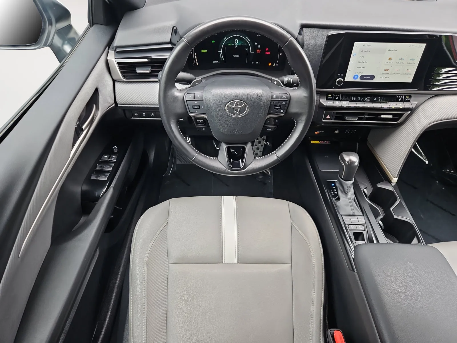 Toyota Camry photo 10