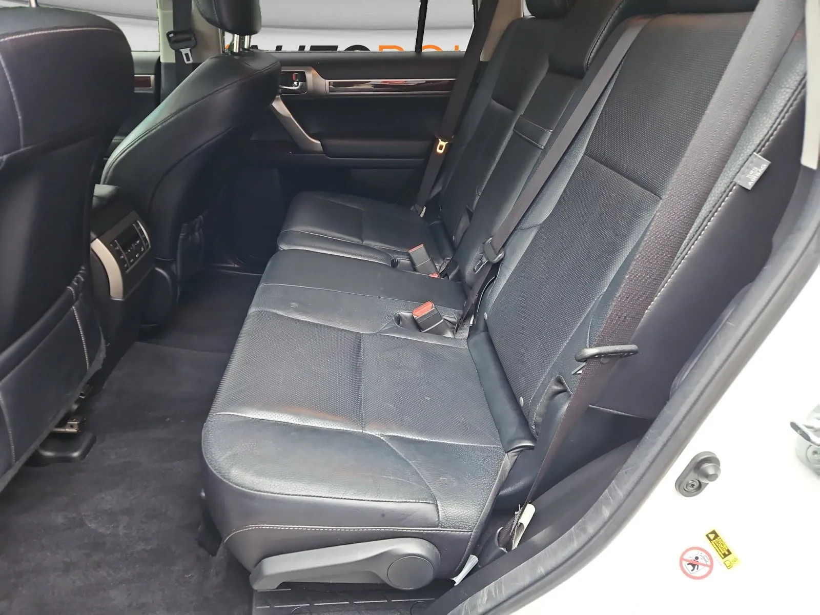 Lexus GX photo 14